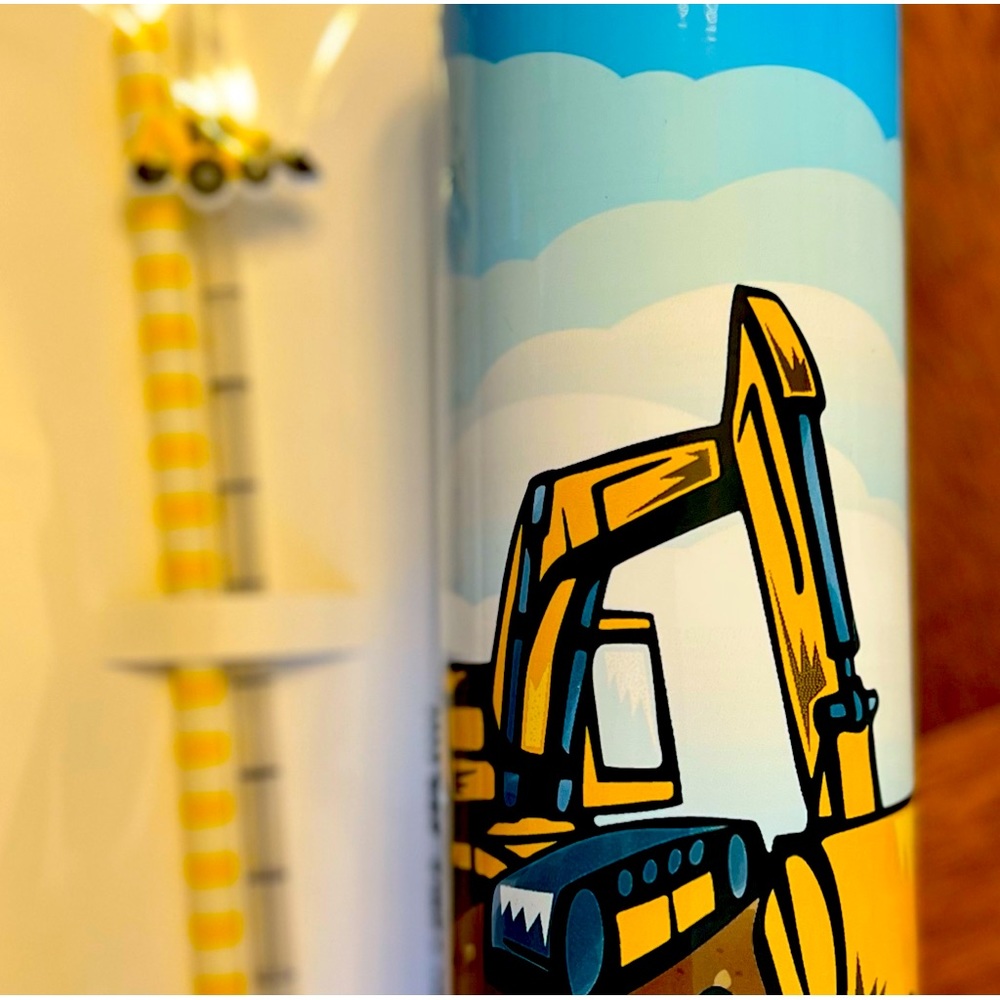 Tumbler and straw bundle